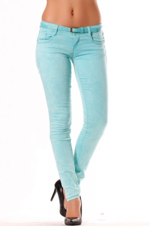 Pantalon femme en canard. Pantalon tendance, couleur printanière, ceinture.  31€