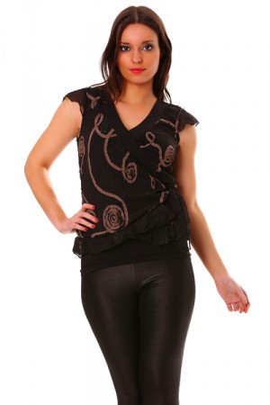 Gilet en Noir style cache coeur avec doublure en tulle et joli motif. 10€